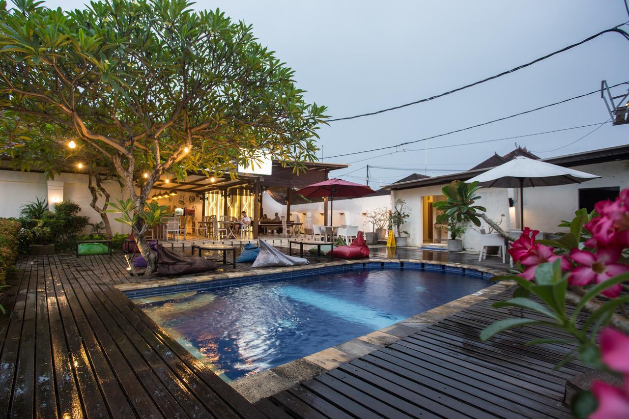 Bali Breezz Hotel Jimbaran  Bagian luar foto