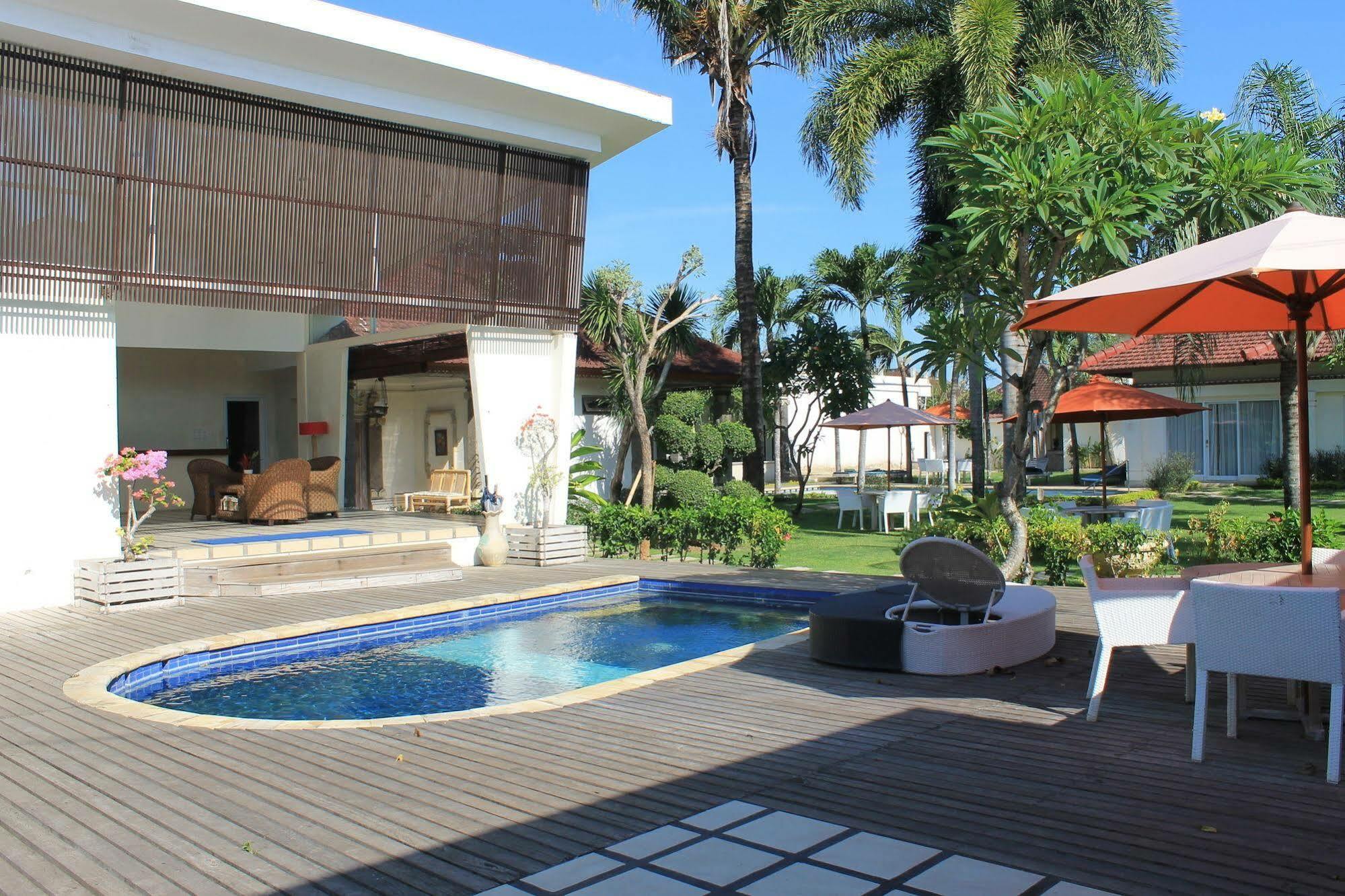 Bali Breezz Hotel Jimbaran  Bagian luar foto